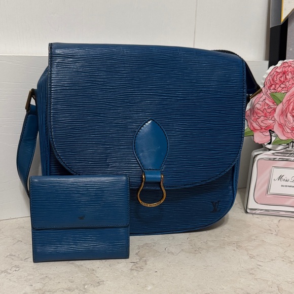 Louis Vuitton Handbags - 💙💙Louis Vuitton St Cloud Shoulder/Crossbody and wallet Bundle💙💙